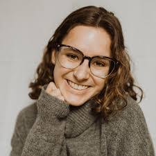 Avery Roper's Instagram, Twitter & Facebook