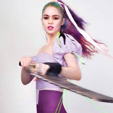 Claire elise boucher (born march 17th, 1988), better known by her stage persona and character grimes, is a canadian singer, songwriter, musician, producer, artist and music video director. Grimes Bei Amazon Music