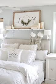 It can be exciting or cozy, bright or tranquil, and it goes great with a classic wintery white. 25 Christmas Bedroom Decor Ideas For A Cozy Holiday Bedroom