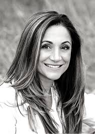 Mia Whitfield's Instagram, Twitter & Facebook