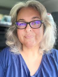 Rhonda Moeller's Instagram, Twitter & Facebook