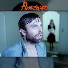 Sam Neill comentando sobre los rigores del rodaje: "La considero la  película más extrema que he hecho, en todos los aspectos posibles, y el  director nos pidió cosas a las que no