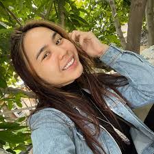 Chelsea Padilla's Instagram, Twitter & Facebook