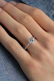 39 Timeless Classic And Simple Engagement Rings Engagement Rings Round Rings For Girls Classic Engagement Rings