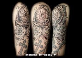 The rose buds can also be used in the tattoos instead of a. Pin Auf Tattooart 2016