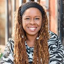 Dara Ingram's Instagram, Twitter & Facebook