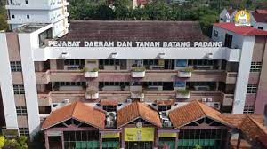 Ialah merupakan bagian utama tumbuhan yang berada diatas tanah yang berfungsi mendukung bagian bagian tumbuhan lainnya seperti daun, bunga dan buah. Pejabat Daerah Tanah Batang Padang Videos Facebook