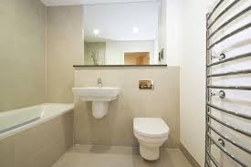 Meuble de salle de bains avec vasque, miroir et rangements blanc et bois foncé ganfo. Salle De Bains Beige 91 Idees Pour Vous Inspirer