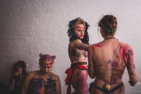 THOMAS & MUSE: NAKED EXPRESSION