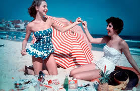 Милли бобби браун в купальнике. Retrofotografii Ot Pantalon Do Bikini Kak Menyalis Kupalniki Za Poslednie 120 Let Freeads World News