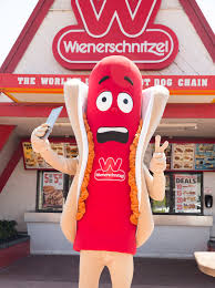 Wienerschnitzel the chain currently has more than 300 locations in 10 states, serving more than 120 million hots dogs annually. Wienerschnitzel On Twitter Is Selfie Sunday Still A Thing