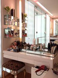 A few perspex organisers and a jewellery box or two can work wonders for turning a tangled pile of necklaces and. 5 Simple Makeup Storage Ideas Everyone Can Do Beauty Raum Home Design Design Fur Zuhause