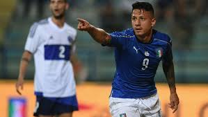 Latest on benevento forward gianluca lapadula including news, stats, videos, highlights and more on espn. Ac Milan S Gianluca Lapadula Discusses Being Released By Juventus Why He Almost Quit Football To Read The Full Articl Sports Gianluca Lapadula Sports Jersey