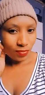 Title: Addicted to Her, The Ceo's Spoiled Darling ML: HuangWenBo FL: Zhai Yiying  Lin Momo, a college student, is exploited by her foster mother and forced  to work long hours. One day,