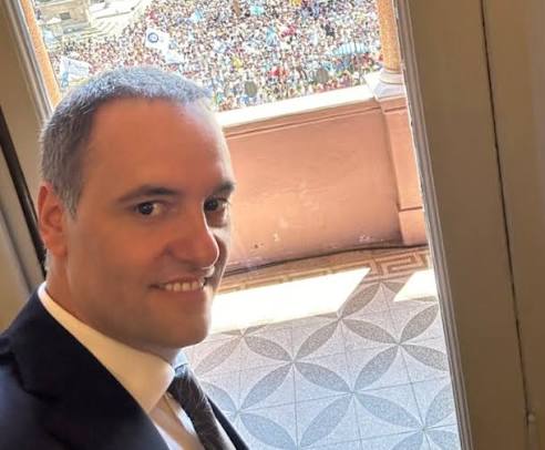 Quién es Manuel Adorni, el vocero de la presidencia de Javier Milei –  Página|12