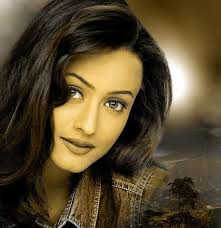 Namrata won the miss india universe crown and made her bollywood debut opposite salman khan and twinkle khanna in 1998. Namrata Shirodkar Age Husband Movie Image Photos Sister Family Biography Date Of Birth Height Education Indian Natural Beauty Miss India Bollywood