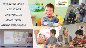 Travaillant au sein d'une structure collective ou à domicile, l'assistant éducatif et social (aes) aide les personnes en difficulté à exécuter les tâches du quotidien. Presentation Du Metier D Accompagnant Educatif Et Social Aes Youtube