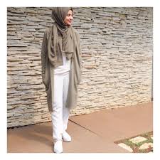 Style kemeja putih style kemeja hitam style kemeja hijab style kemeja wanita style kemeja putih wanita style kemeja flanel style. 7 Style Kemeja Buat Cewek Berhijab Yang Punya Kulit Cokelat Eksotis