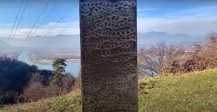 Karácsonkő) is the capital city of neamț county. Bizarre 13ft Alien Monolith Just Like One Found In Utah Desert Suddenly Appears On Romanian Hillside