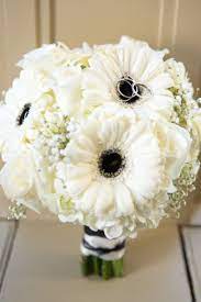 Black And White Gerbera Daisy Bouquet By Flowers Make Scents Midlothian Va Gerbera Daisy Bouquet Gerber Daisy Bouquet Wedding Daisy Bouquet Wedding