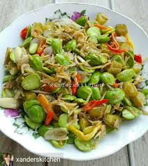 Kali ini, belimbing wuluh diolah menjadi sambal. Teri Pete Belimbing Wuluh Mary Memasak