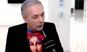 Φαίνεται να ήταν η μεγάλη του αγάπη. Andreas Mikroytsikos Deite Poio Rialiti Analambanei Video Dokari Gr