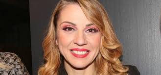 H ματίνα νικολάου βρέθηκε καλεσμένη στο έλα χαμογέλα, μίλησε για όλα και φυσικά για το φλέγον των τελευταίων ημερών με το τσουνάμι καταγγελιών. Matina Nikolaoy Exw Enan Gio 13 Xronwn O 8ymos Moy Einai Para Poly Megalos Fay S Book