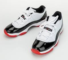 Avec l'arrivé des beaux jours, jordan brand démarre la saison avec une paire magnifiquement conçue de jordan 11 low. Official Foot Fire On Twitter You Can Still Cop The Air Jordan 11 Low Concord Bred At Foot Patrol Ldn Link Https T Co 7amrzljd0c