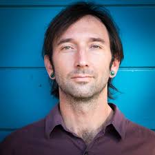 About The Inquisitive Canine