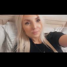 Jenna Slade's Instagram, Twitter & Facebook