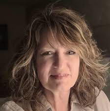 What are the closest hotels and condos to Pensacola Bay Center Arena?