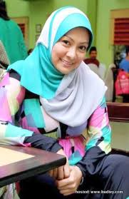 Menurut zul, dia memang mengenali abby sebagai seorang yang lantang bersuara. Zul Ariffin Tak Suka Abby Abadi Burukkan Kerajaan Sensasi Selebriti