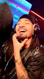 Summer is that you calling ? 👀📱 , We back outside?