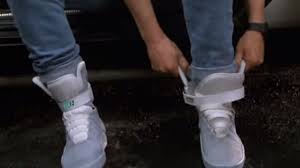 It is a replica of a shoe featured in the film back to the future part ii. Tassa Di Iscrizione Compleanno Tubatura Nike Mag Back To The Future 2015 Educazione Scolastica Contento Polveroso