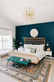Nothing Adds Life Color To A Room Like Plants Whether Your Decor Aesthetic Is Minimal Casually Bohem Modern Boho Master Bedroom Home Bedroom Bedroom Design
