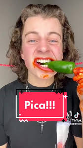 Reacción Picante: Comiendo Takis y Chiles