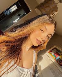 Giovanna Rios's Instagram, Twitter & Facebook