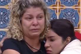 A Fazenda 14: Bárbara Borges chora ao falar de desemprego fora do reality
