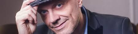 Bella vera, come mai, con dentro me, con un deca, credi e tante altre presenti nel nostro sito. Max Pezzali Welcome To Miami South Beach Accordi E Testo Nuove Canzoni Bellacanzone