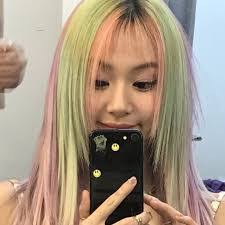 Melanie Ring's Instagram, Twitter & Facebook