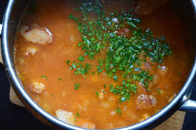 Zarzavatul şi ceapa, rase prin răzătoarea cu. Ciorba De Fasole Cu Afumatura Si Tarhon Caietul Cu Retete