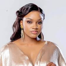 Muriel Blanche soutien la même idée que Nathalie Koah Désormais vous êtes  avertis . La vie c le donnant donnant ah oui oui. Bref lisez. Le Cameroun à  la Une 💚❤️💛 Abonne-toi 😉☝🏽