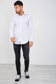 Quand vous irez prendre un café chez votre zia (tata) maria, vous n'aurez plus besoin de votre veste. Chemise Blanche A Strass Noirs Brentiny Paris