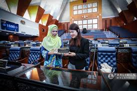 Find stephen tien's contact information, age, background check, white pages, property records, liens, civil records, marriage history & divorce records. Parlimen Malaysia Ø¯Ø± ØªÙˆÛŒÛŒØªØ± Ybhg Datuk Roosme Binti Hamzah Setiausaha Dewan Rakyat Menyerahkan Plak Nama Mantan Ahli Parlimen Sandakan Mendiang Yb Datuk Stephen Wong Tien Fatt Kepada Yb Puan Vivian Wong Shir