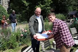 Doch als der fanatische zirkusdirektor yiri (gedeon burkhard) ihren waghalsigen plan enttarnt, gerät ostwind in gefahr. Ostwind Der Grosse Orkan 2021 Photo Gallery Imdb