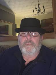 Hi all! I just wanted to introduce myself and share a photo that I took I'm  not very good at taking selfies and I need a bit of a trim