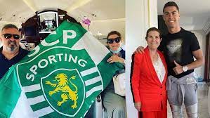There are very few people who can tell cristiano ronaldo what to do but his mother, dolores aveiro, said she will try to convince her son to return to his boyhood club sporting this summer. Serie A Another Nudge From Cristiano Ronaldo S Mother She Has Travelled To Turin With A Sporting Cp Flag Marca