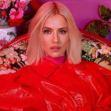 Her great stature comes from the combination of characteristics that she possesses. Bong Mines Entertainment Is The Hot Spot For New Music Reviews