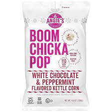 Buy Angie S Boom Chicka Pop Holidrizzle Kettle Corn Holiday White Chocolate Peppermint One 4 5 Oz Bag Online In Italy B01n3o50wl