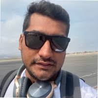 100+ perfiles de «Darwin Castillo»